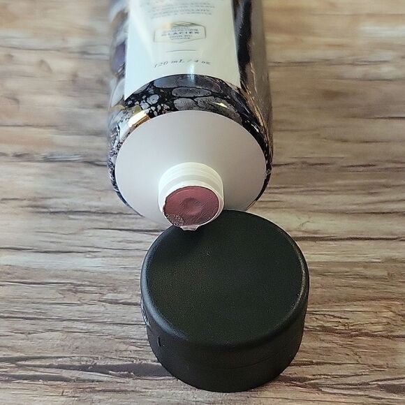 Cela Glacier Clay Cleanser - Picture 5 of 5